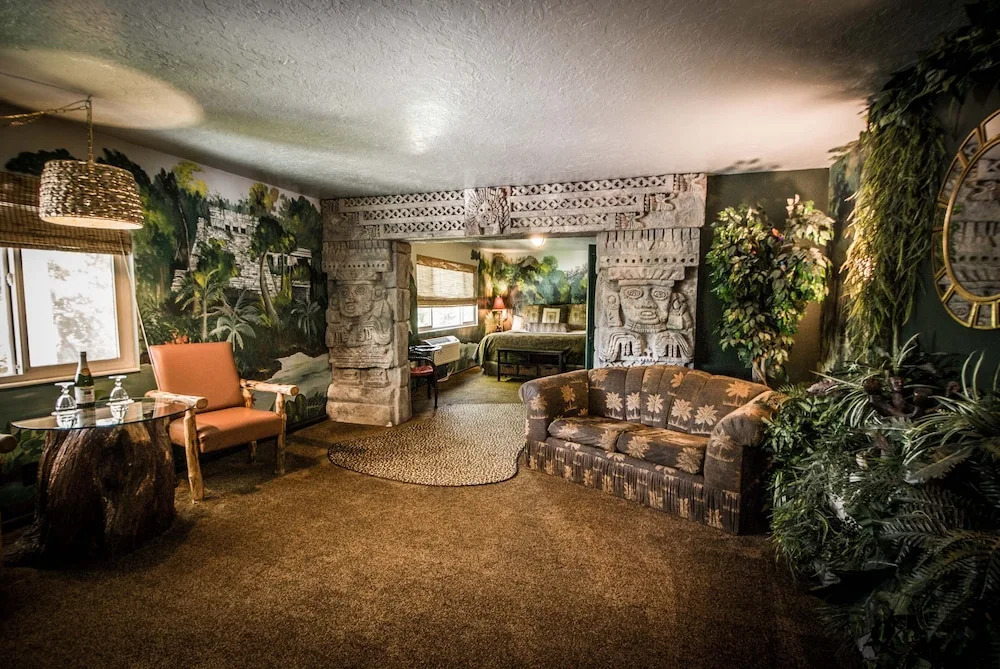 The Anniversary Inn - Logan