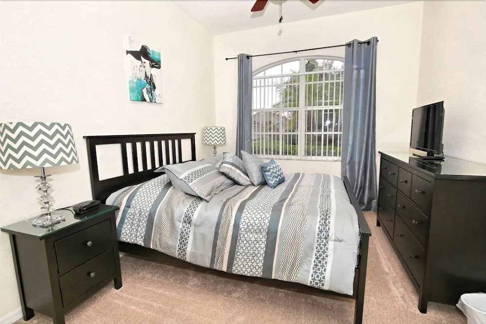 Oxford House #230890 - 5 Br home