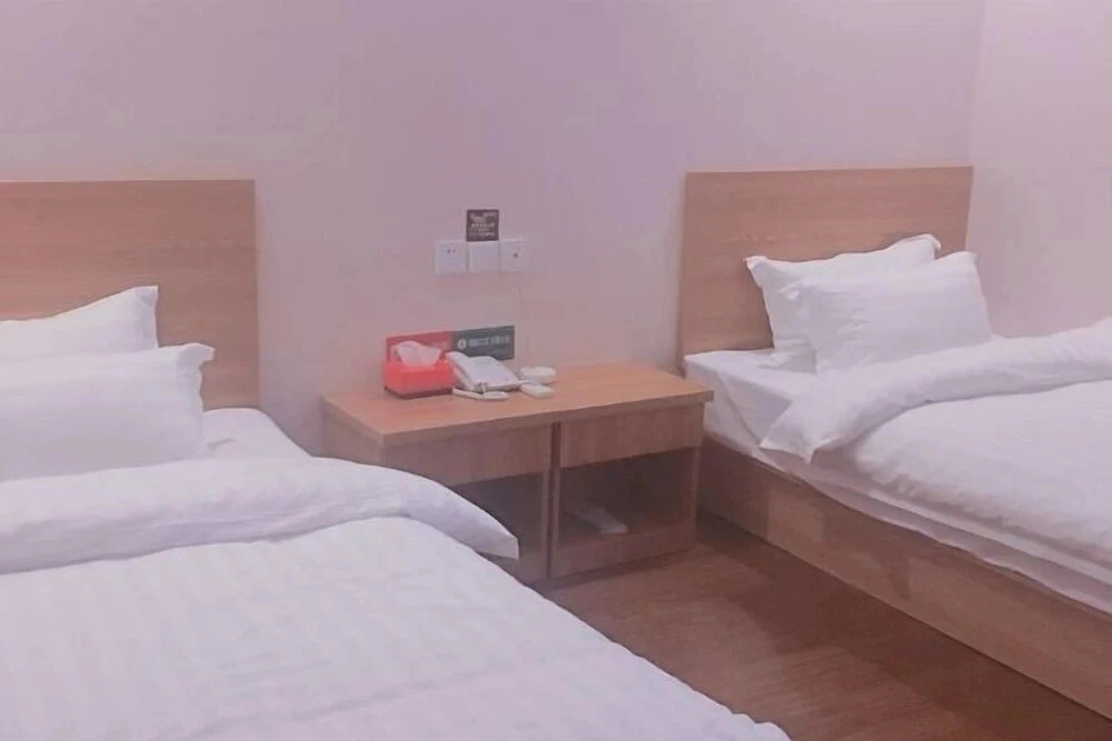 Oyo Zhuji Hi Wave Hotel