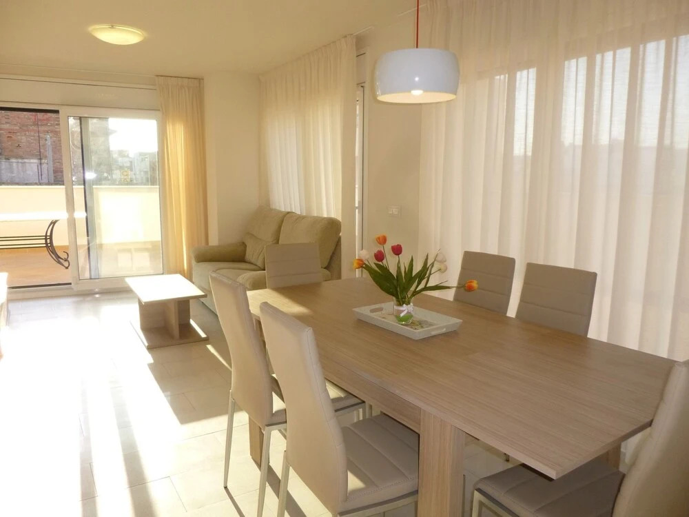 Modern Apartment in Roses Near Beach