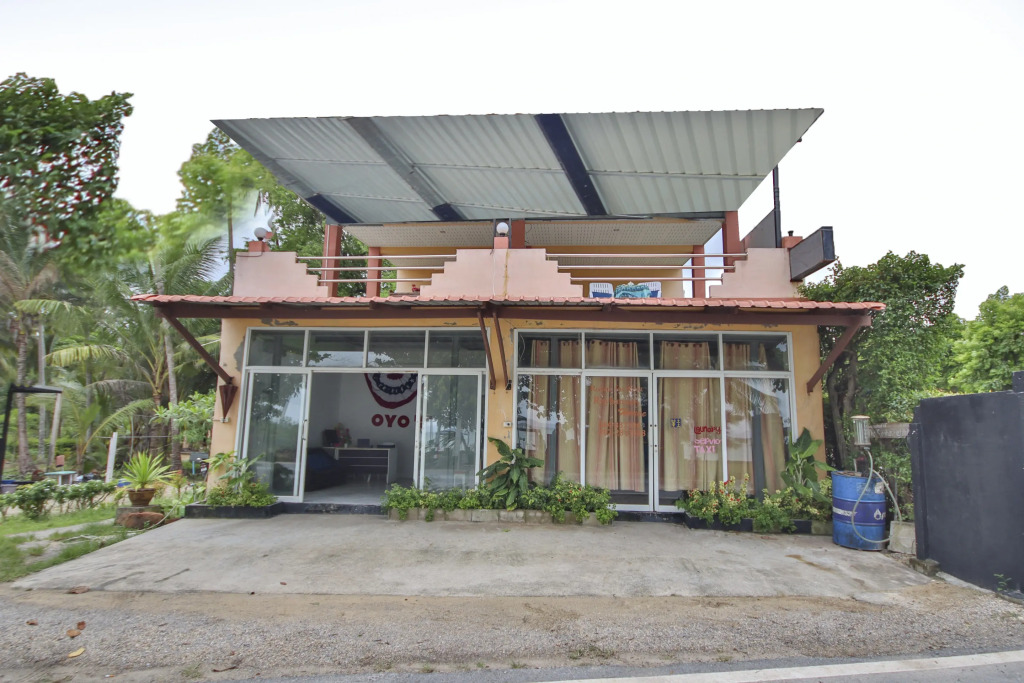 The Royhanna Beach House