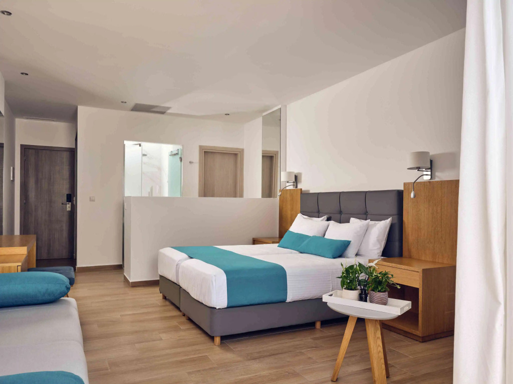 Cavo Orient Beach Hotel & Suites