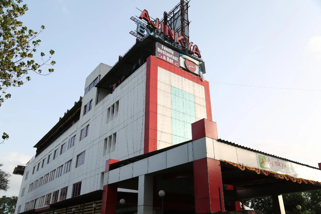 FabHotel Ajinkya Executive