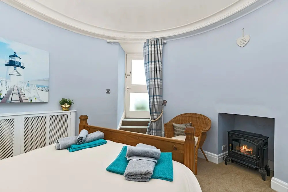 Laston Garden Apartment - Sea Views Large Terrace