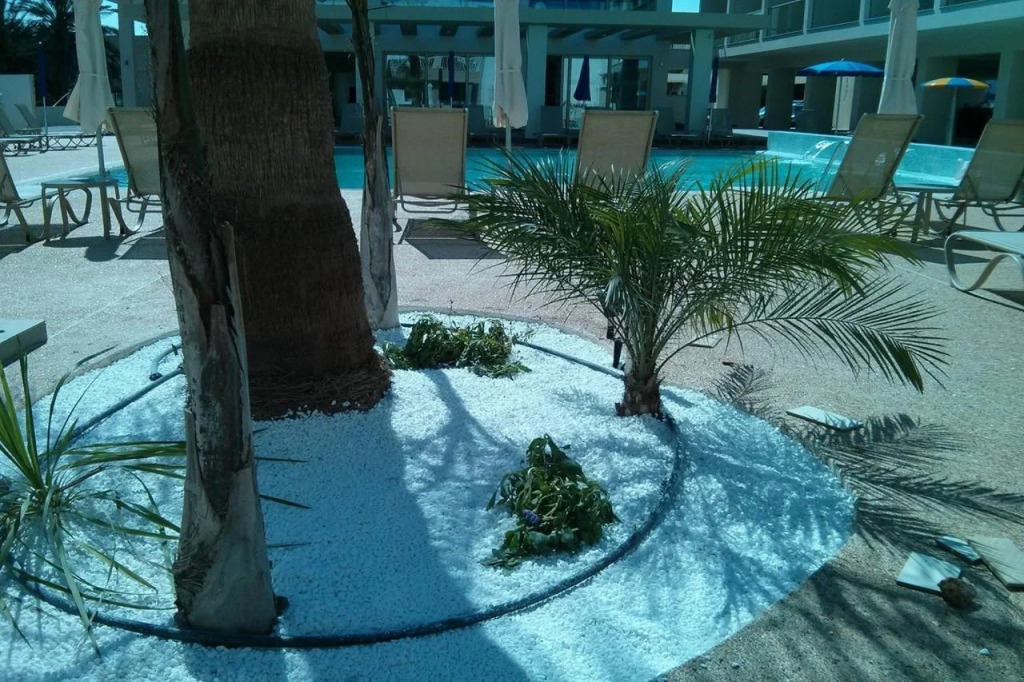 Nelia Gardens
