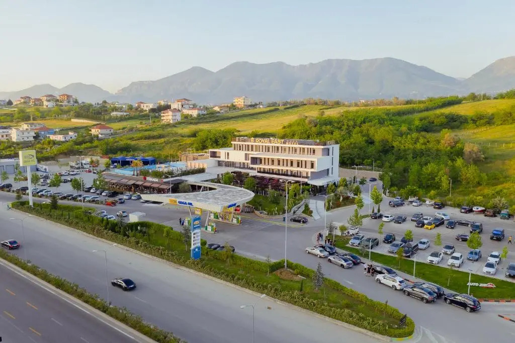 Royal East Resort