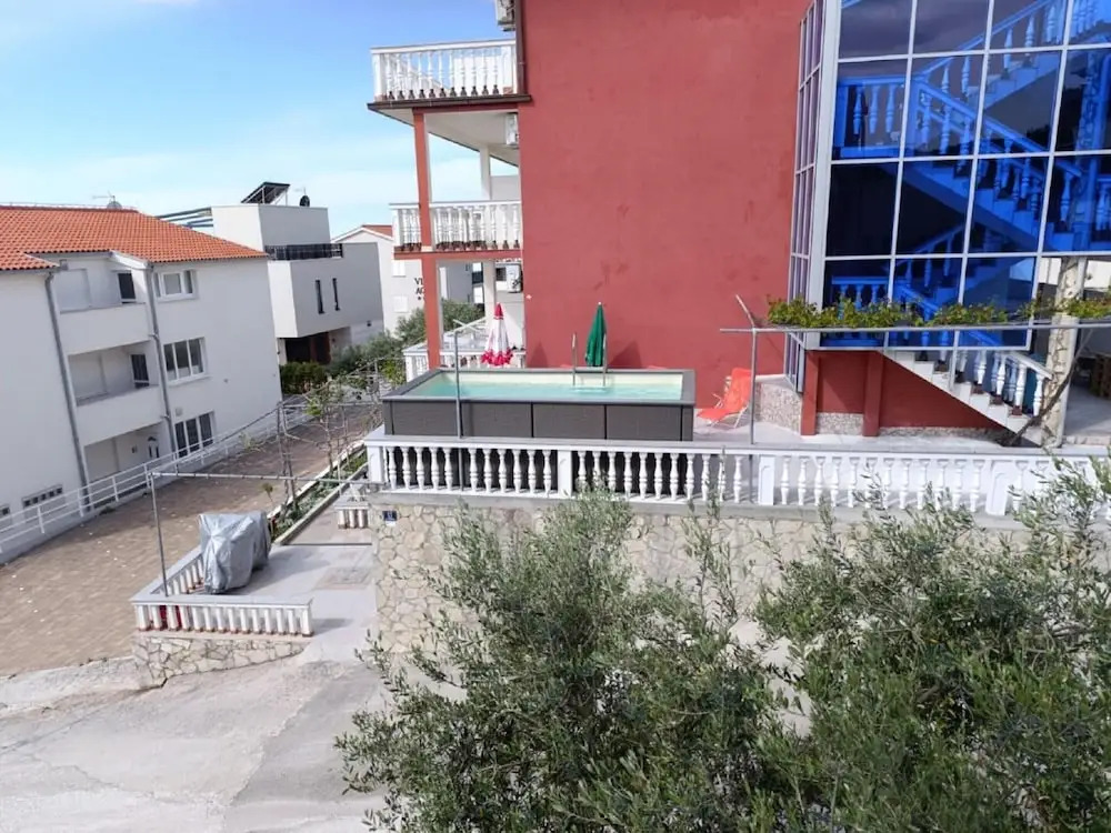 Comfy Holiday Home in Okrug Gornji near Trogir Center