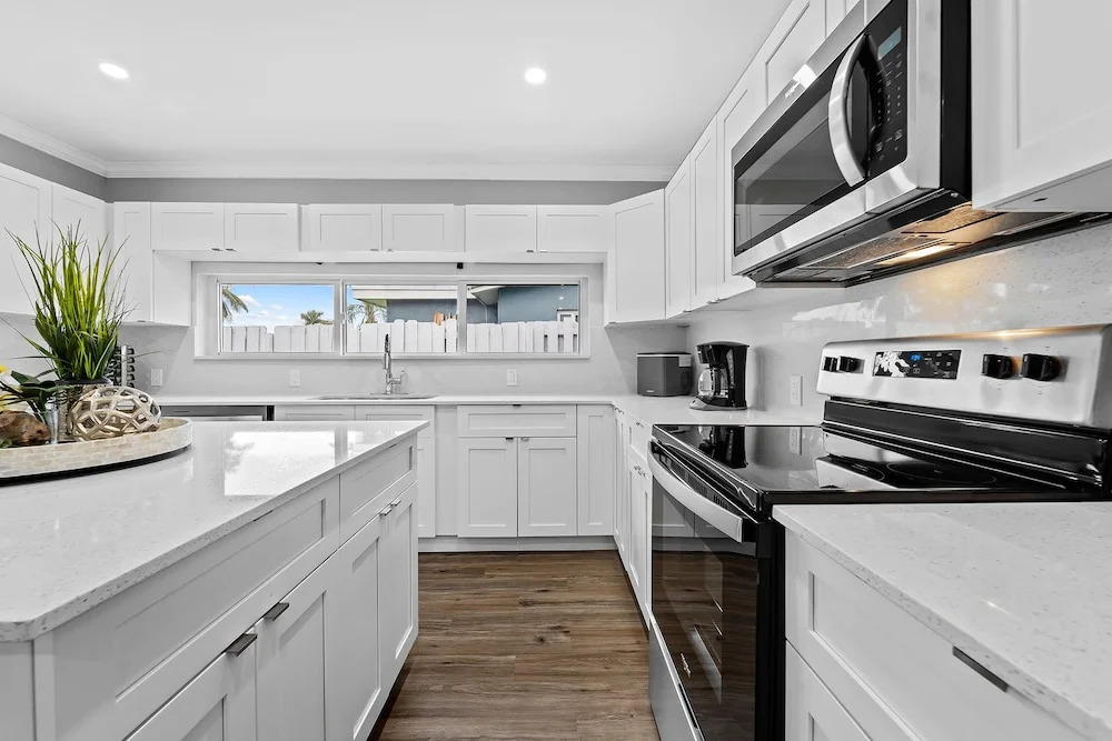 Peaceful 5BR -waterway Views & Private Heated Pool