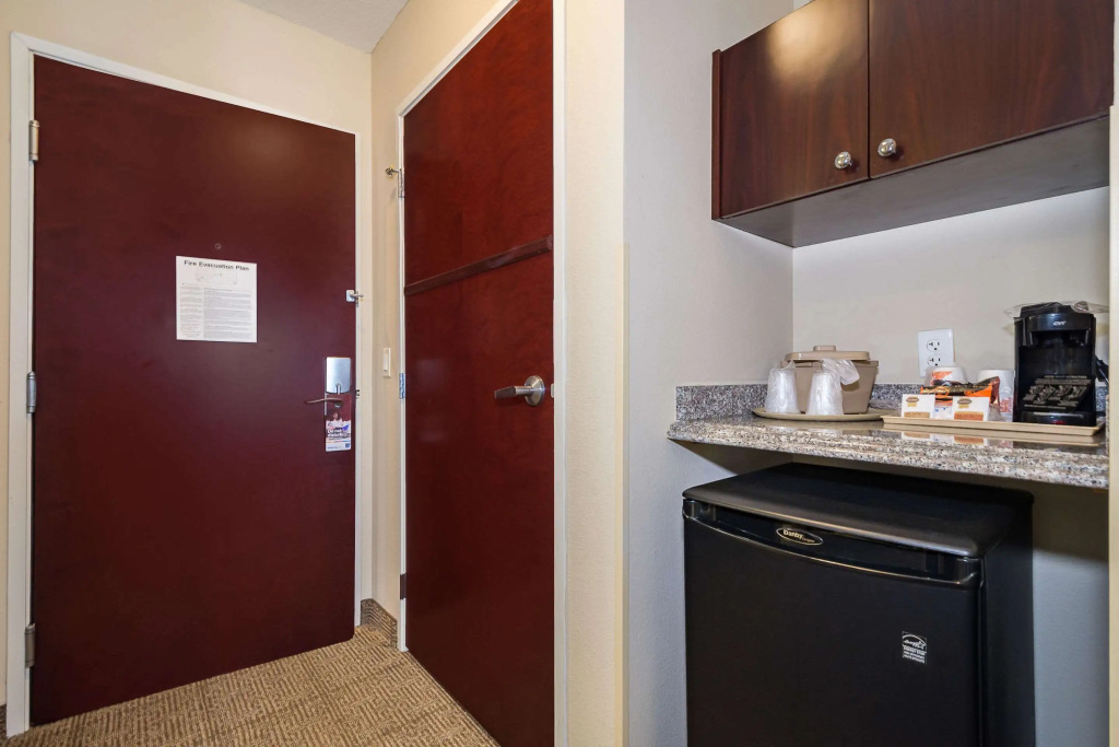 Comfort Inn and Suites Maingate South Davenport
