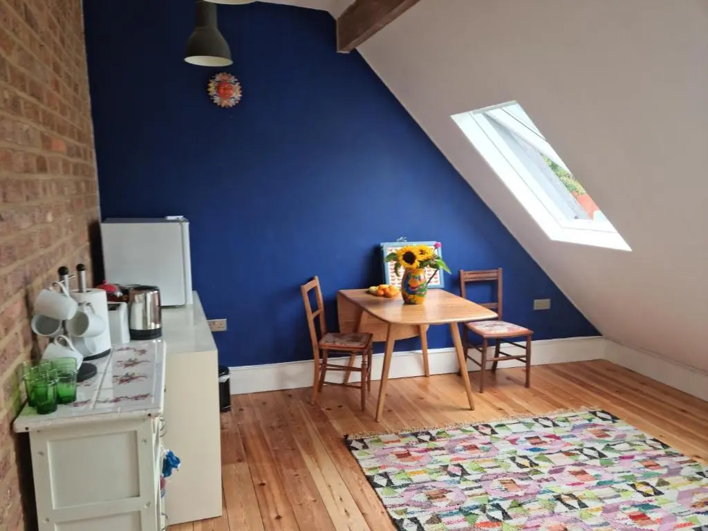 Spacious top floor suite top of Edwardian house