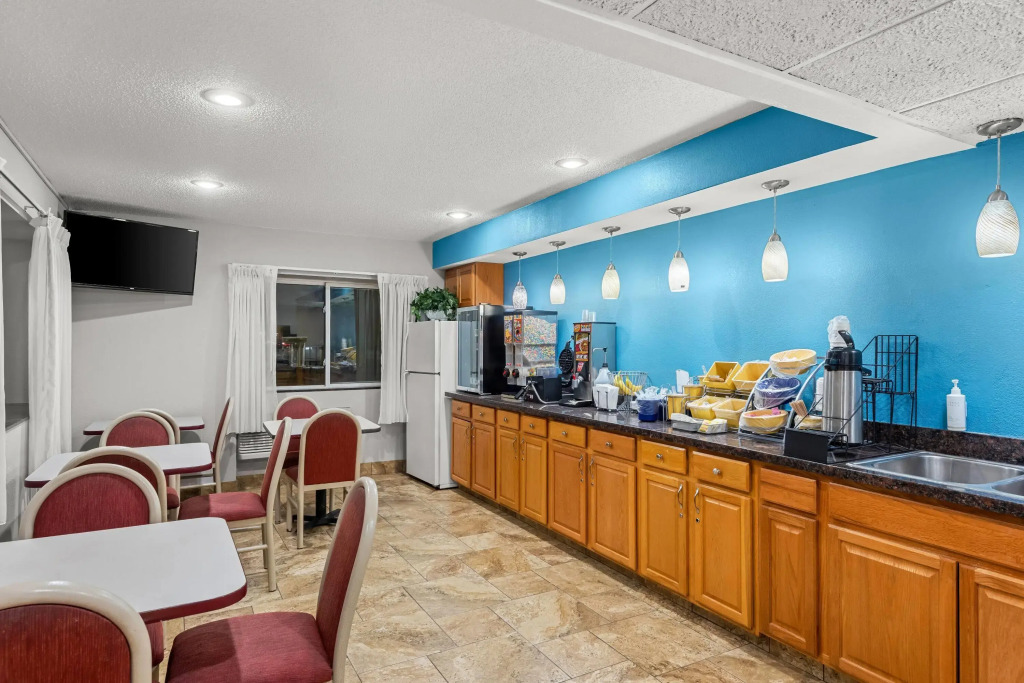Days Inn by Wyndham Ames
