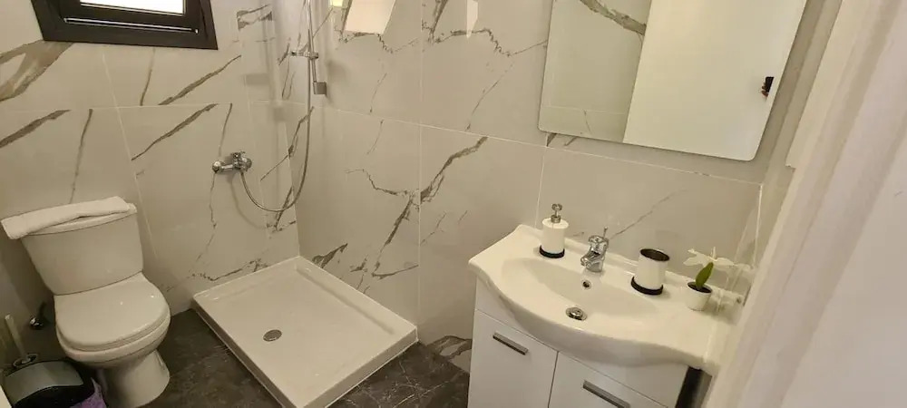 14 AN - 113 Nissi Twins Apartment