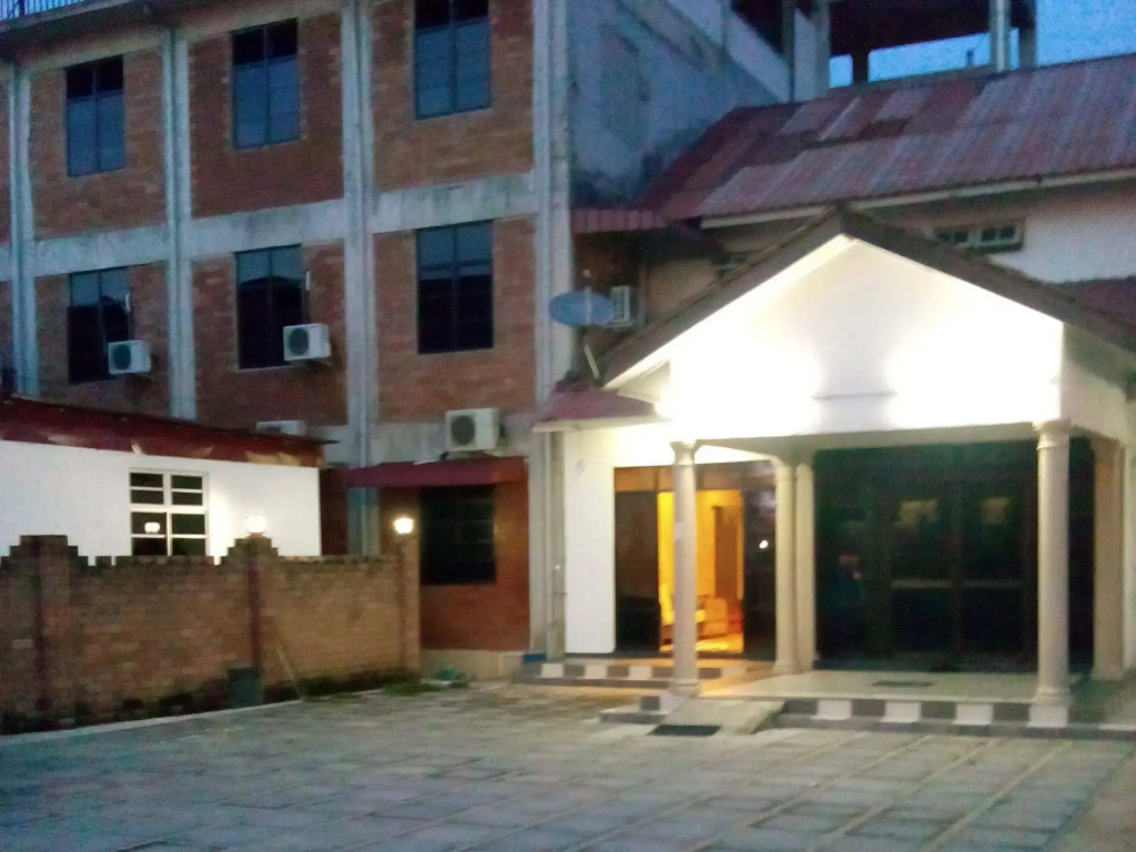 OYO 1017 Al-inshirah Inn