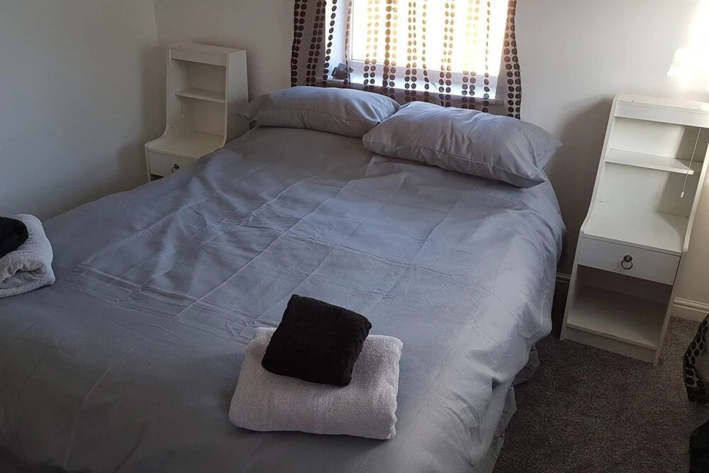 Comfortable 2 Bedroom Apt
