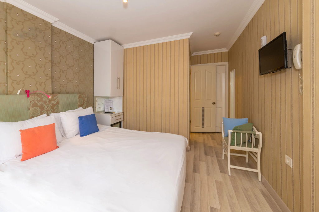 Walnut Shell Hotel