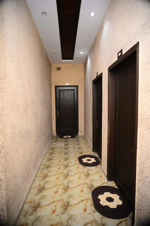 Hotel 12J