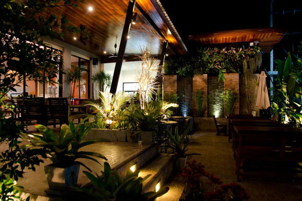Green Hotel and Resort