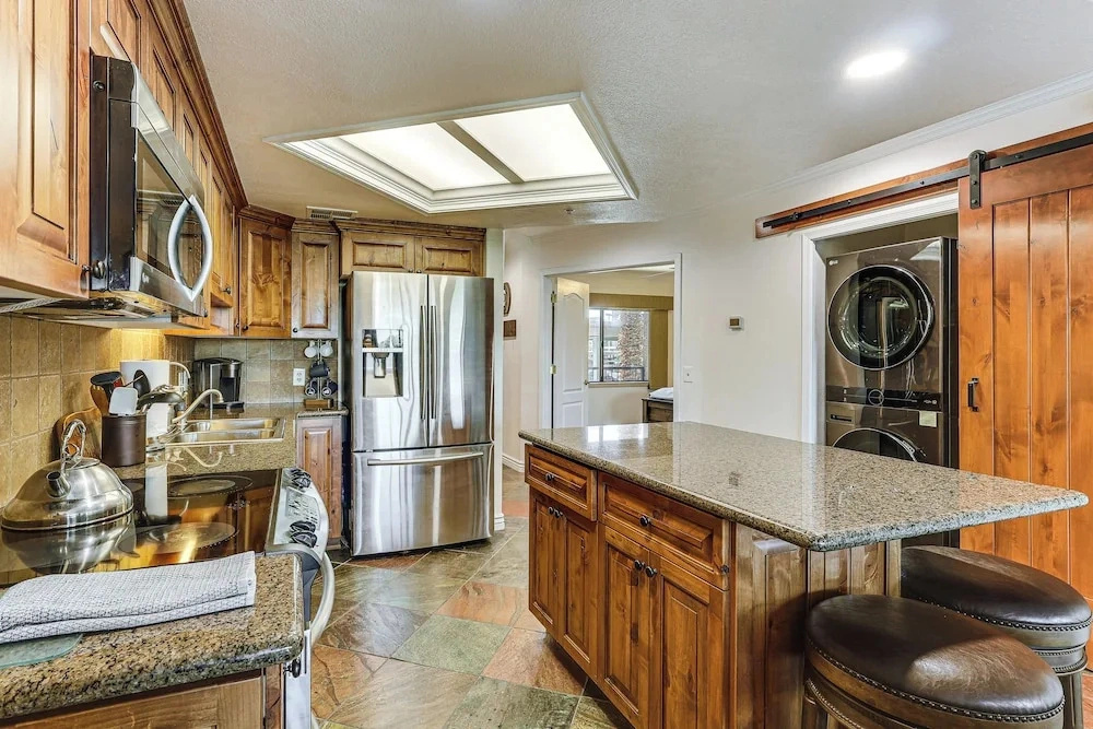Golf, Boat, Swim! Walkable Lake Havasu Getaway