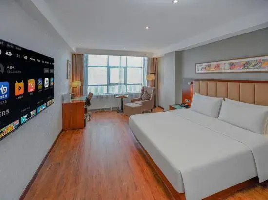 Heyi Hotel– Karamay Bairui Square Petroleum Mansion Branch