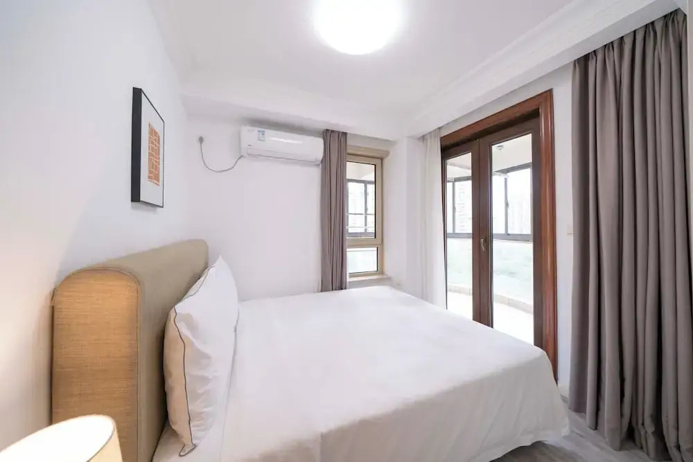 Tyms 1BR APT Gubei International Garden