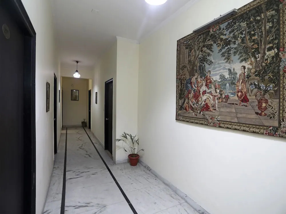 OYO 14875 The Imperial Residency
