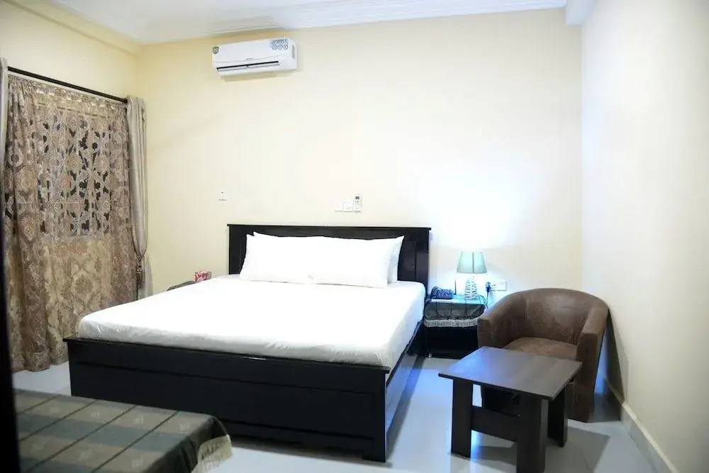 Target Hill Hotel