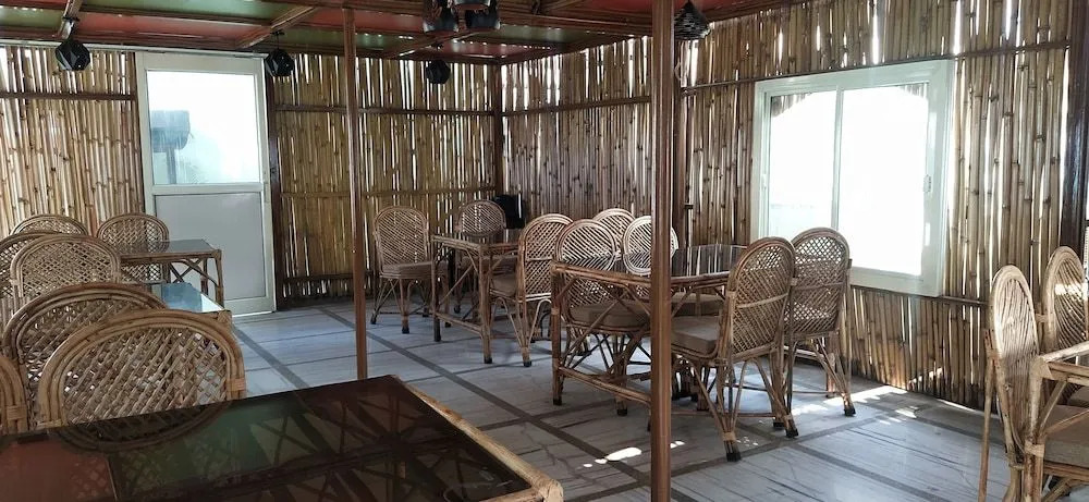Hotel 4 U Rishikesh - Hostel