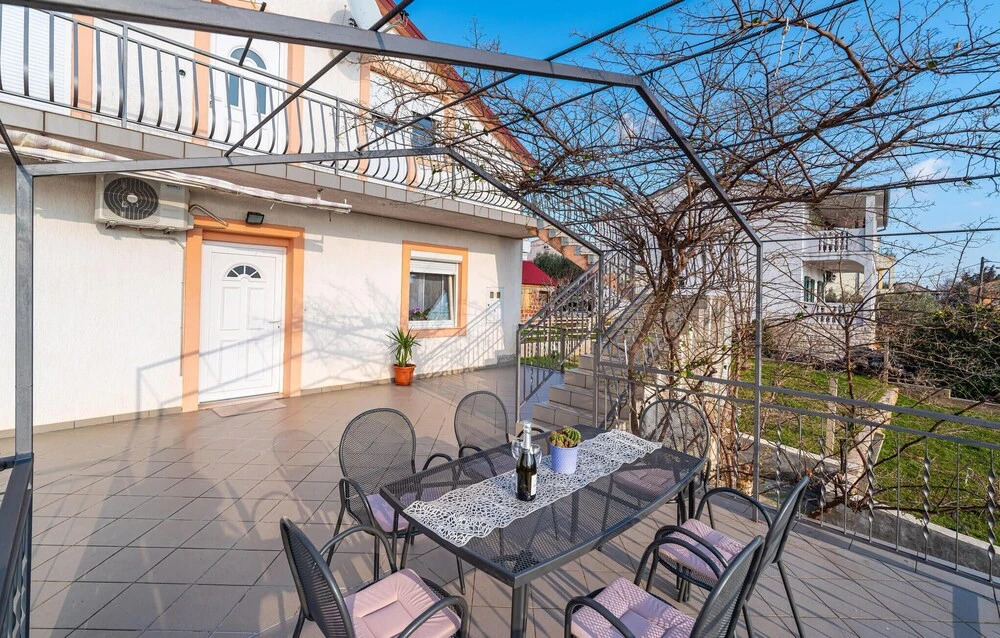 Stunning Apartment in Jasenice With 3 Bedrooms and Wifi