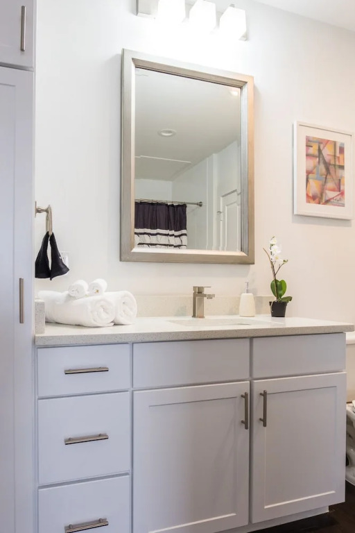 1 BR Uptown Apt close to shopping by Frontdesk