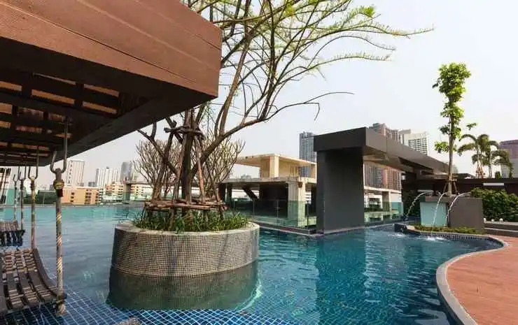 Luxury Condo Sukhumvit 11-13 Asoke Nana nightlife