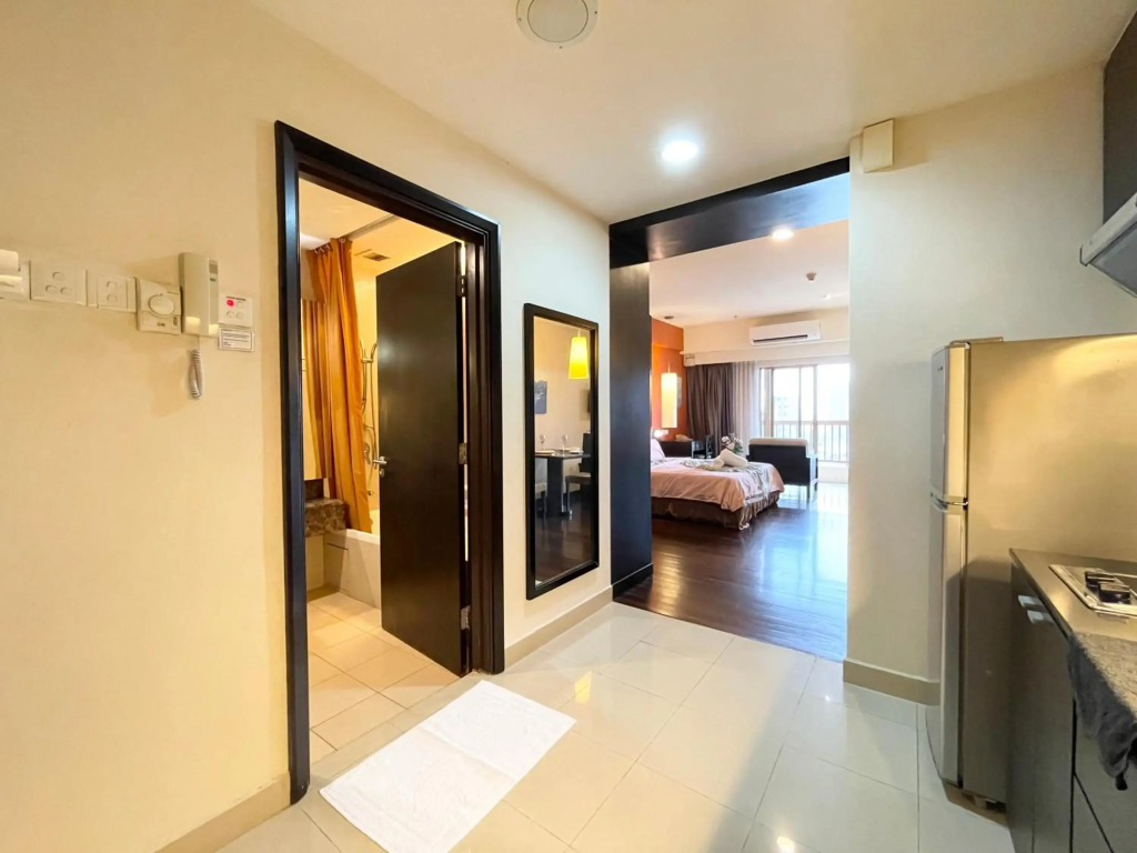 Sunway Resort Suites max 4 pax studio 1 mins walk to Sunway Pyramid