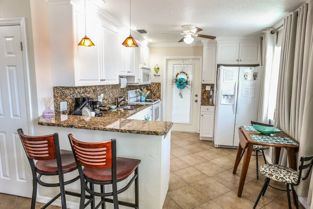 155 Hibiscus Dr - M