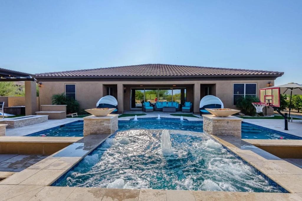 Casa Cielo 6 Bedroom Home by Redawning