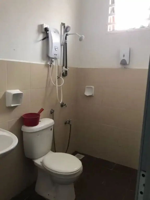 OYO Home 90360 Homestay Bandar Putra 3
