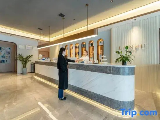 LanOuShangPin Hotel (Baoji Long County Guanshan Avenue)