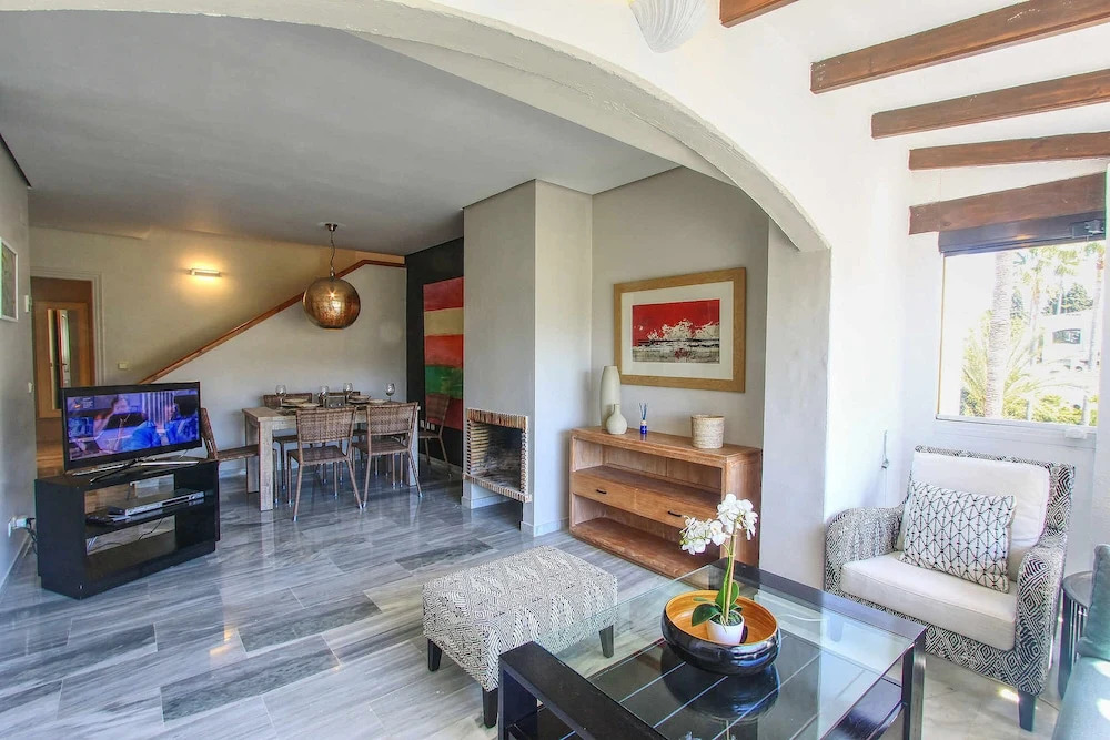 1152 Beachfront 2 Family Apartments 6 Bedr. Sleeps 15