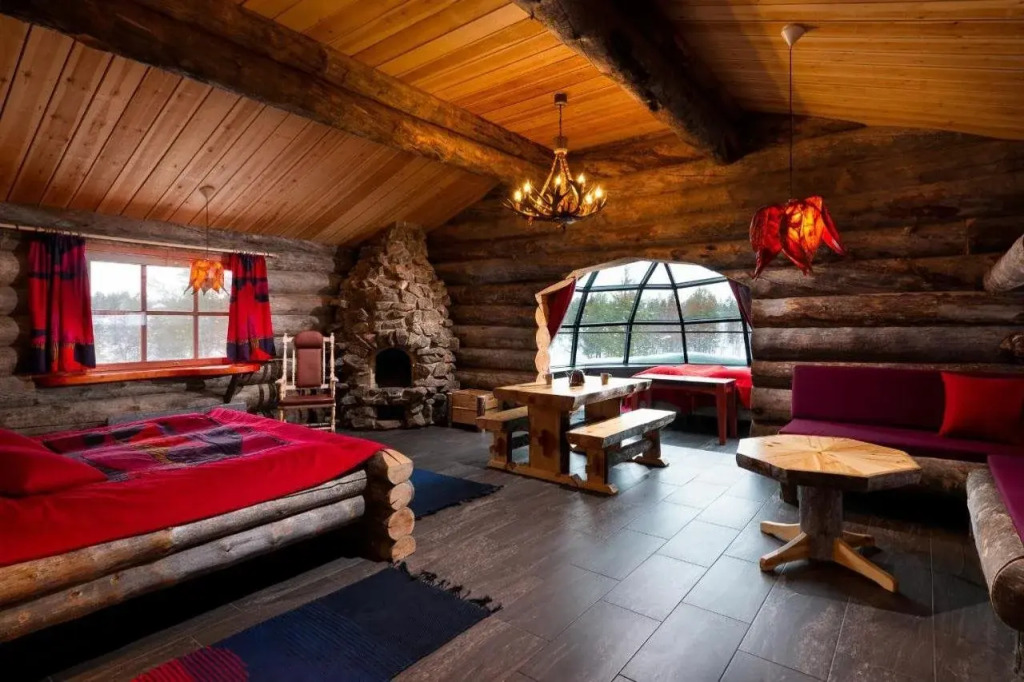 Kakslauttanen Arctic Resort - Igloos and Chalets