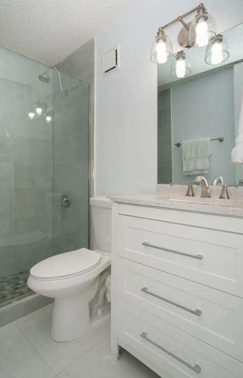 Renovated townhome -Rooftop Terrace by Sandy Beach