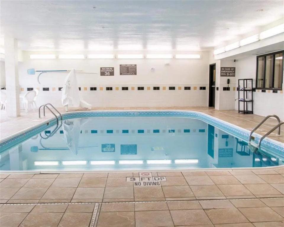 Comfort Suites Saginaw North