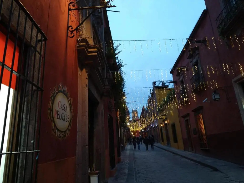 Casa Relox 23