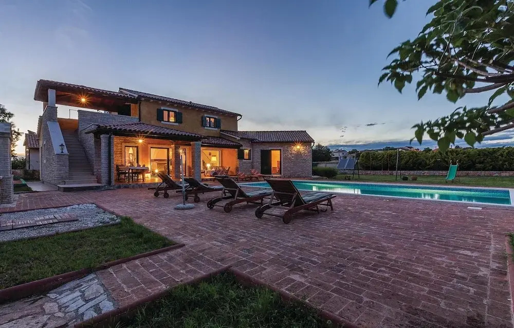 Beautiful Home in Valtura With Wifi and 4 Bedrooms