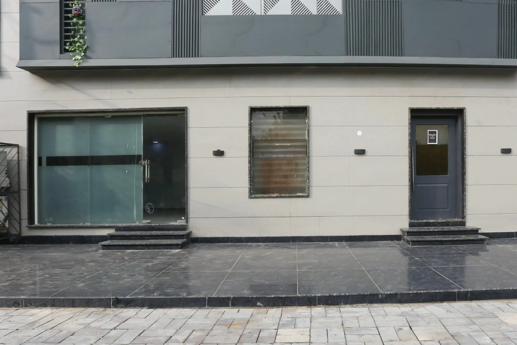 Townhouse Rohini Sector 18 Formerly Relic Stay
