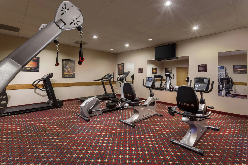 Roosevelt Grand Dakota SureStay Collection by Best Western
