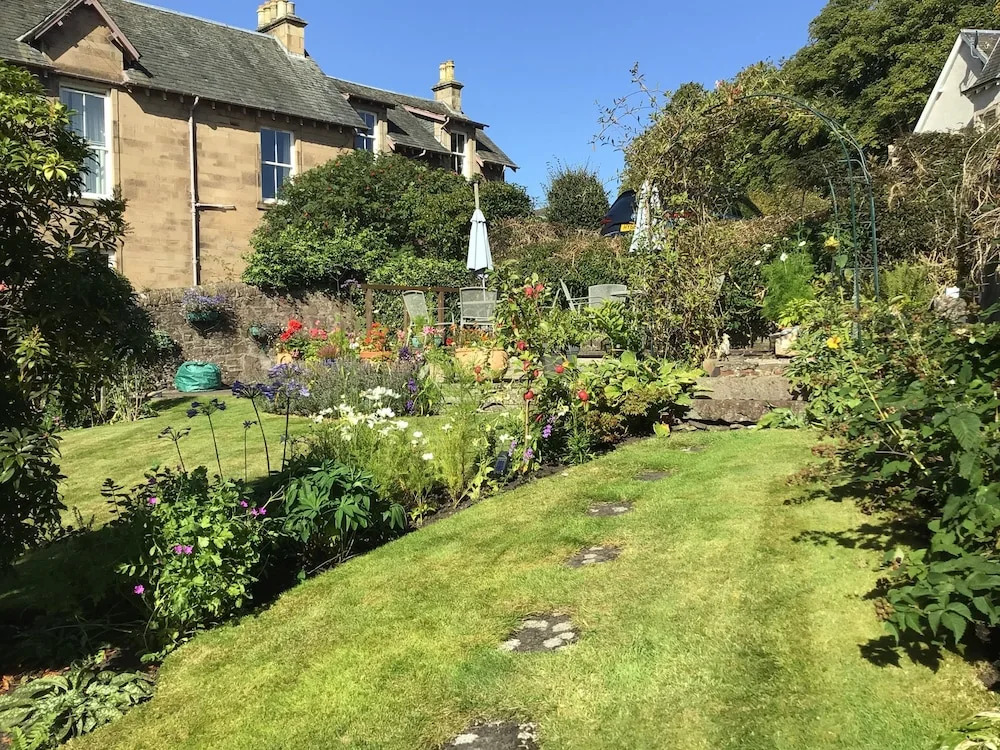 Leven House Bed and Breakfast