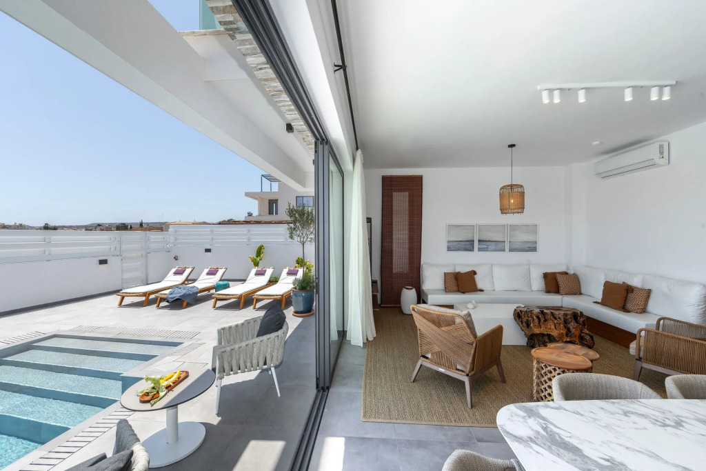 Chris Le Mare Gold Luxury Villa