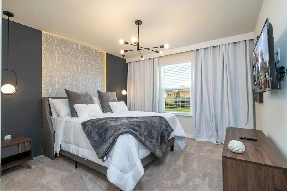 3961 Luxury 7BD Home