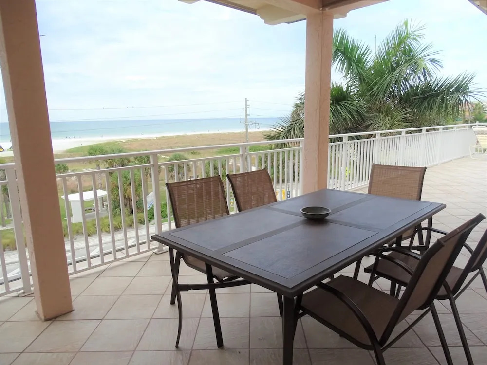 Sunset Royale 416 2 Bedrooms 2 Bathrooms Apts