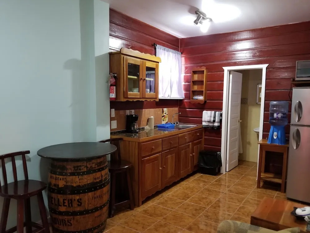 Canuck Cottage Ground Floor