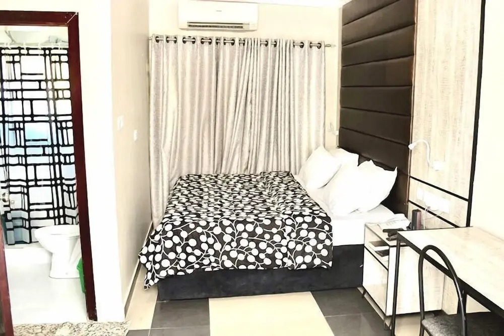 Kelin Court Hotel