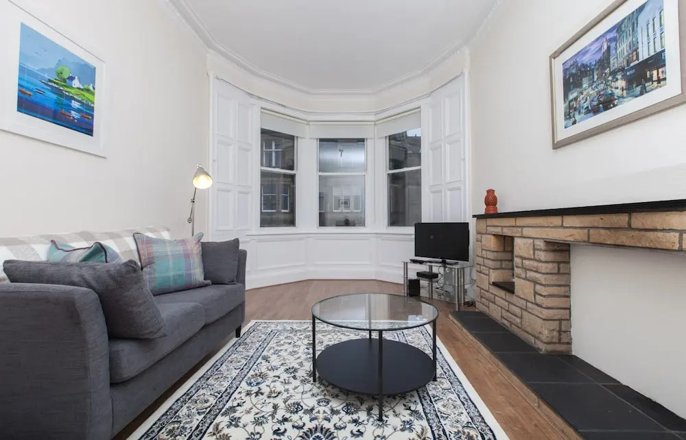 Spacious 2-br Flat for 4 in Morningside